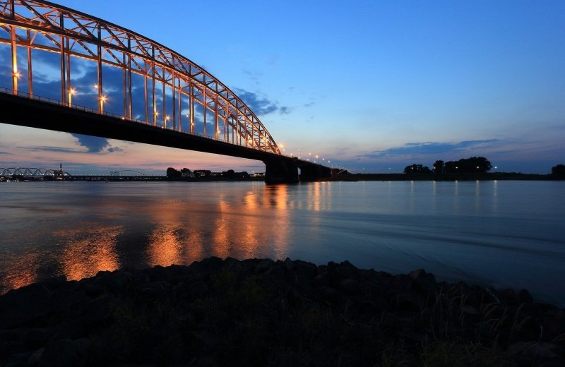 Nijmegenwaalbrug